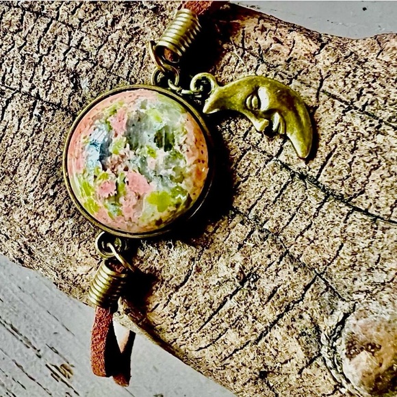 Handmade Unakite Crystal Stone Bohemian Gold and Pink Crescent Moon Bracelet - Picture 3 of 3